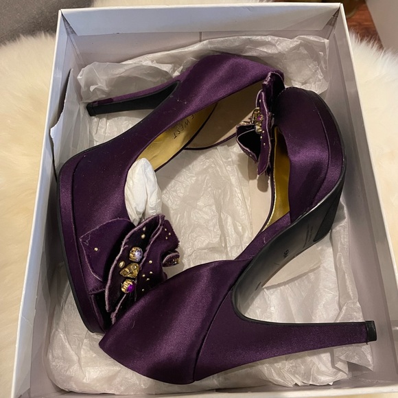 Satin Nine West heels - Picture 6 of 8